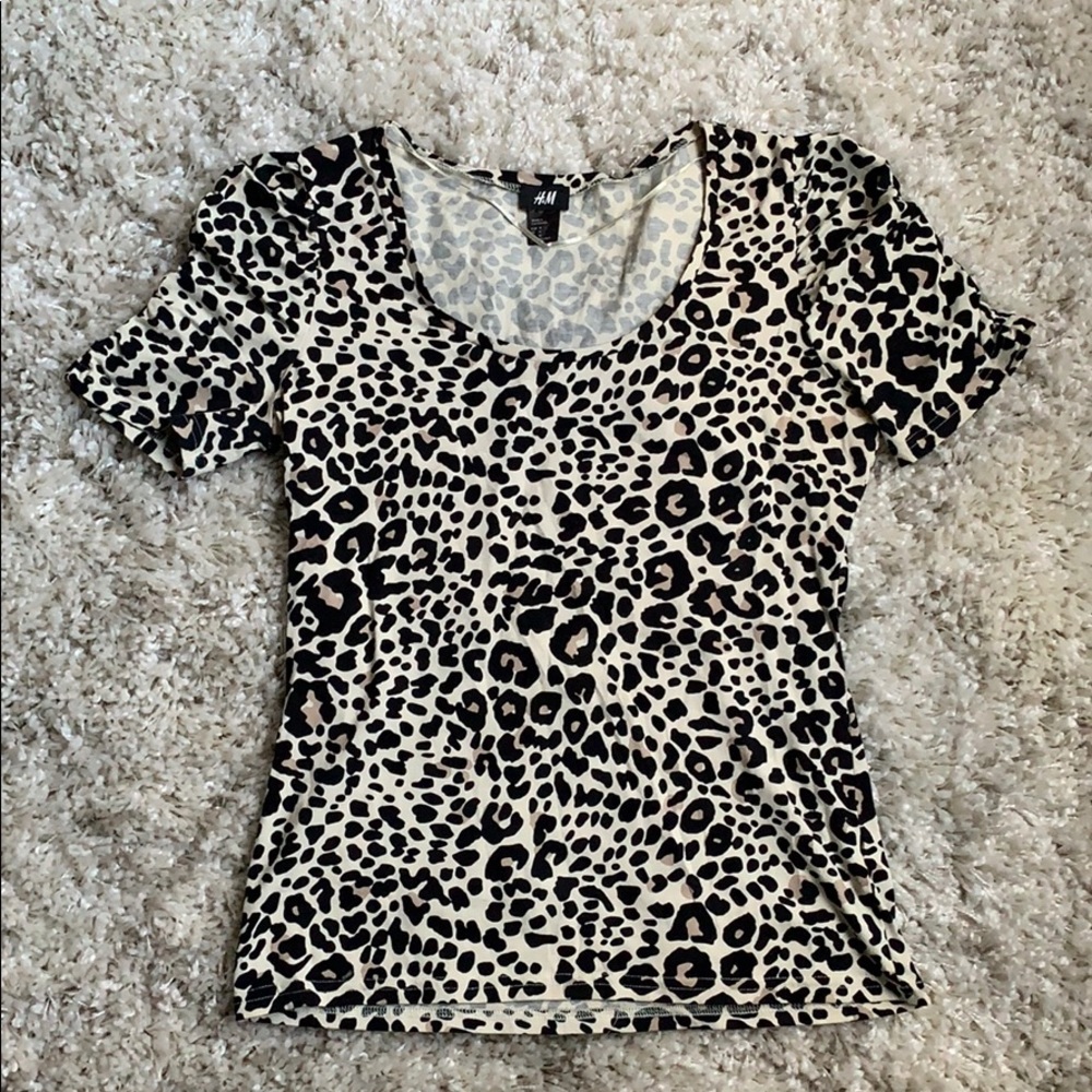 H&M Size M Leopard print shirt